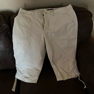 Beige colored Lee capris. Size 18W.
